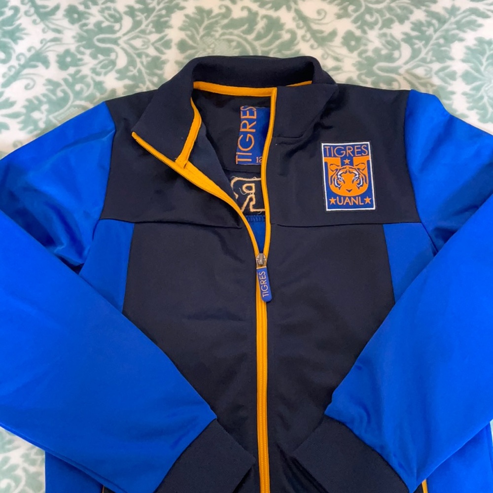 Tigres Mexican soccer team sweater/jacket